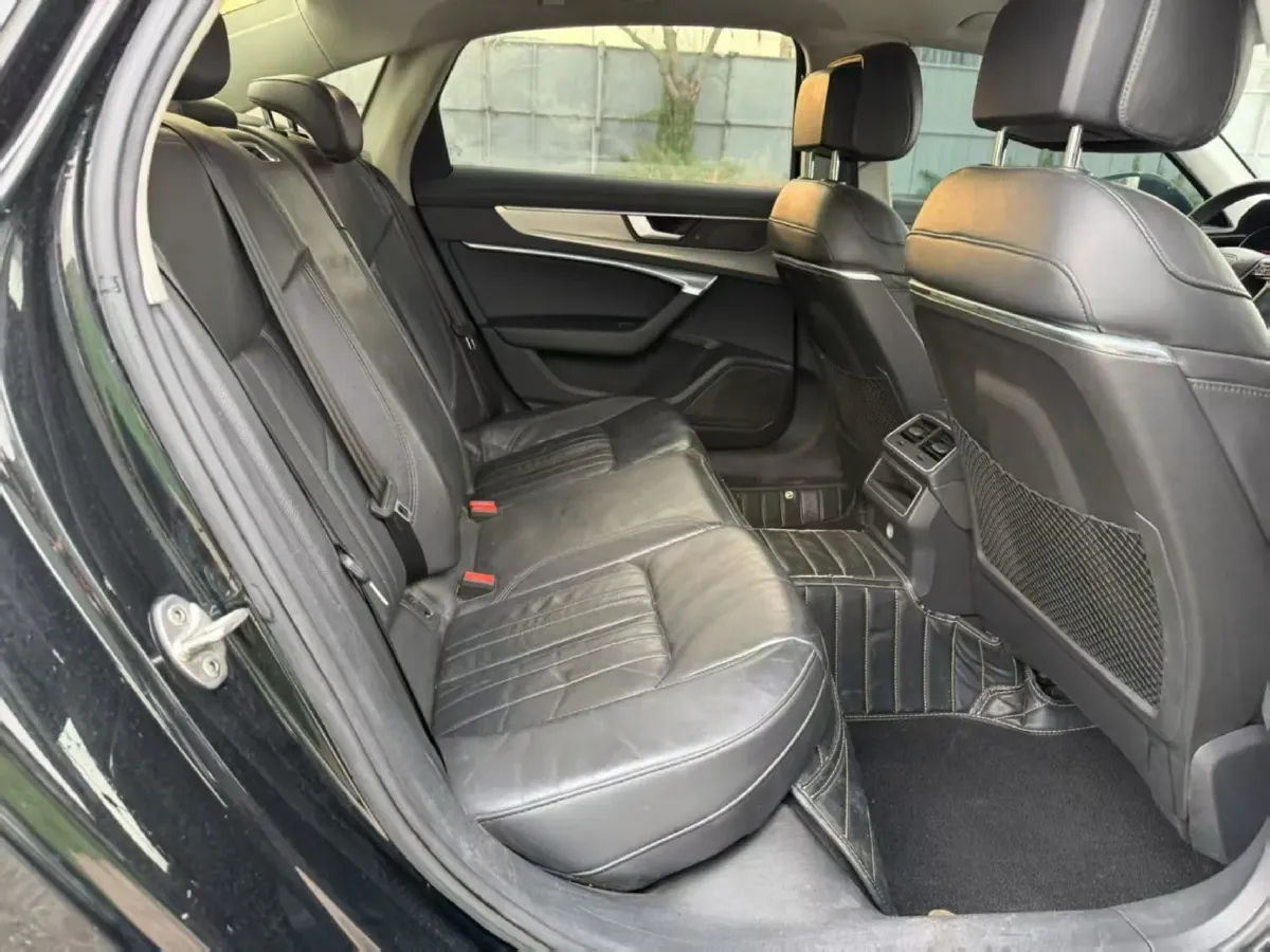 2021 Audi A6L 2.0T 190HP L4 7DCT,autocango,china used car exporter,china ev exporter,chinese used car exporter,chinese used ev exporter