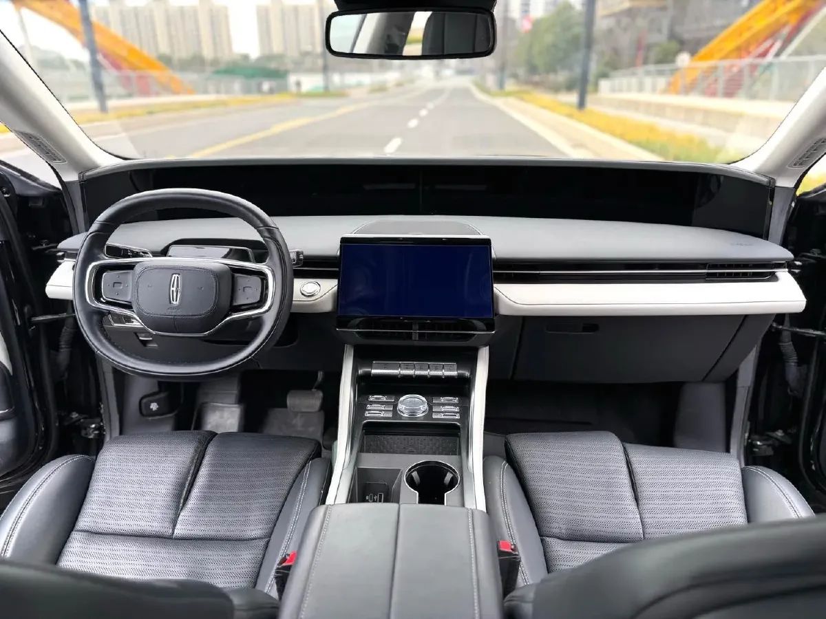 2023 Lincoln Nautilus 2.0T 261HP L4 8AT,autocango,china used car exporter,china ev exporter,chinese used car exporter,chinese used ev exporter