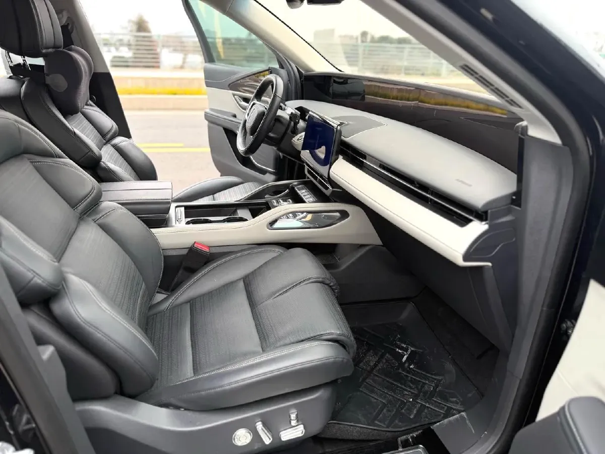 2023 Lincoln Nautilus 2.0T 261HP L4 8AT,autocango,china used car exporter,china ev exporter,chinese used car exporter,chinese used ev exporter