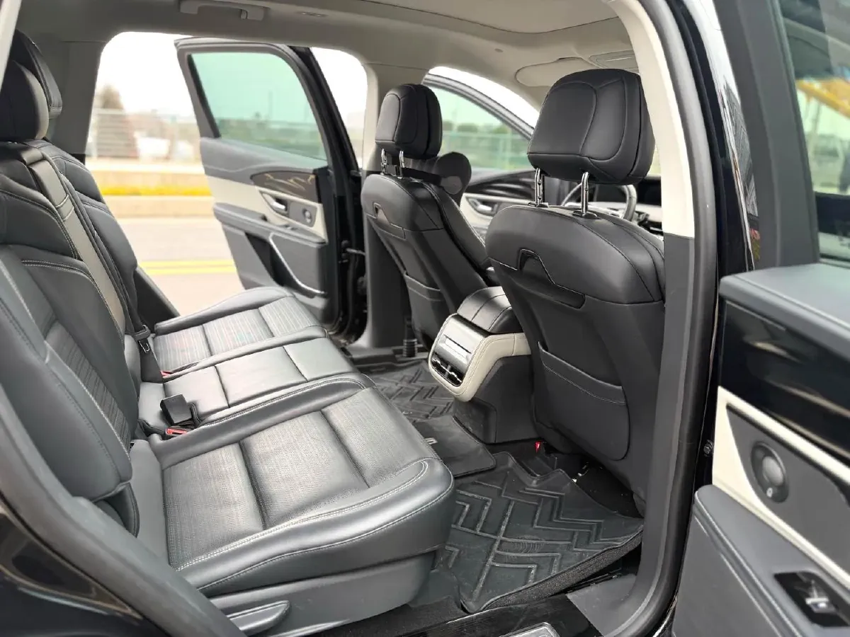 2023 Lincoln Nautilus 2.0T 261HP L4 8AT,autocango,china used car exporter,china ev exporter,chinese used car exporter,chinese used ev exporter