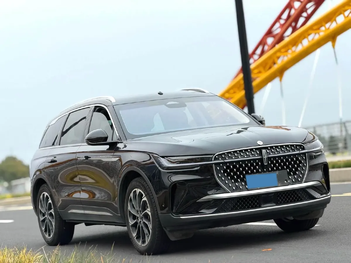 2023 Lincoln Nautilus 2.0T 261HP L4 8AT,autocango,china used car exporter,china ev exporter,chinese used car exporter,chinese used ev exporter