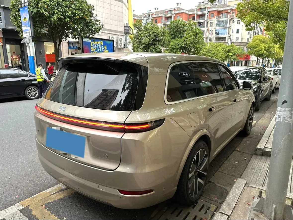 2022 Li L9 Range Extended 154HP REEV 42.6KWH,autocango,china used car exporter,china ev exporter,chinese used car exporter,chinese used ev exporter