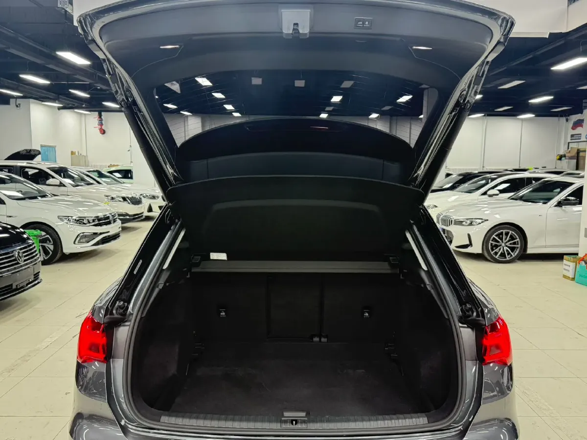 2022 Audi Q3 1.4T 150HP L4 7DCT,autocango,china used car exporter,china ev exporter,chinese used car exporter,chinese used ev exporter