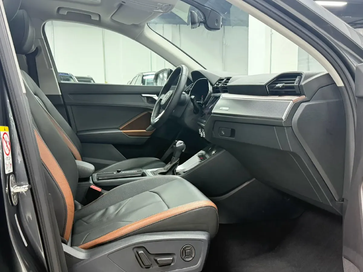 2022 Audi Q3 1.4T 150HP L4 7DCT,autocango,china used car exporter,china ev exporter,chinese used car exporter,chinese used ev exporter