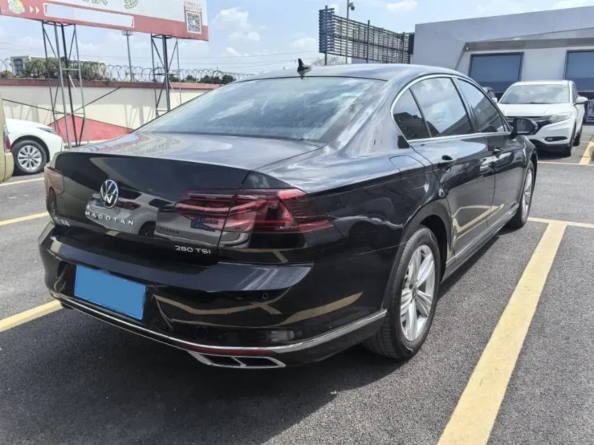 2025 Volkswagen Magotan 1.4T 150HP L4 7DCT,autocango,china used car exporter,china ev exporter,chinese used car exporter,chinese used ev exporter