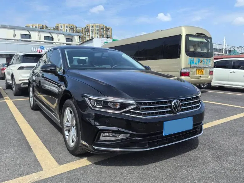 2025 Volkswagen Magotan 1.4T 150HP L4 7DCT,autocango,china used car exporter,china ev exporter,chinese used car exporter,chinese used ev exporter
