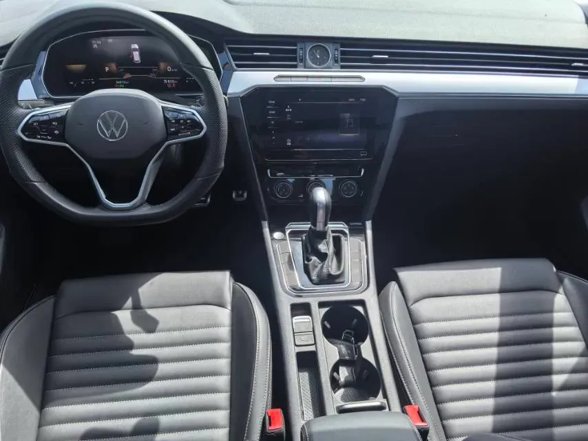 2025 Volkswagen Magotan 1.4T 150HP L4 7DCT,autocango,china used car exporter,china ev exporter,chinese used car exporter,chinese used ev exporter