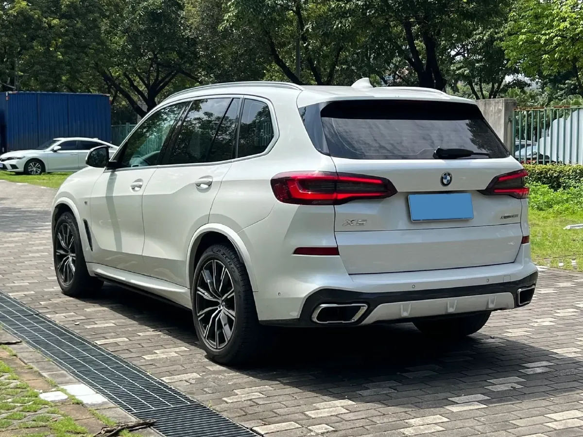 2022 BMW X5 2.0T 245HP L4 8AT,autocango,china used car exporter,china ev exporter,chinese used car exporter,chinese used ev exporter