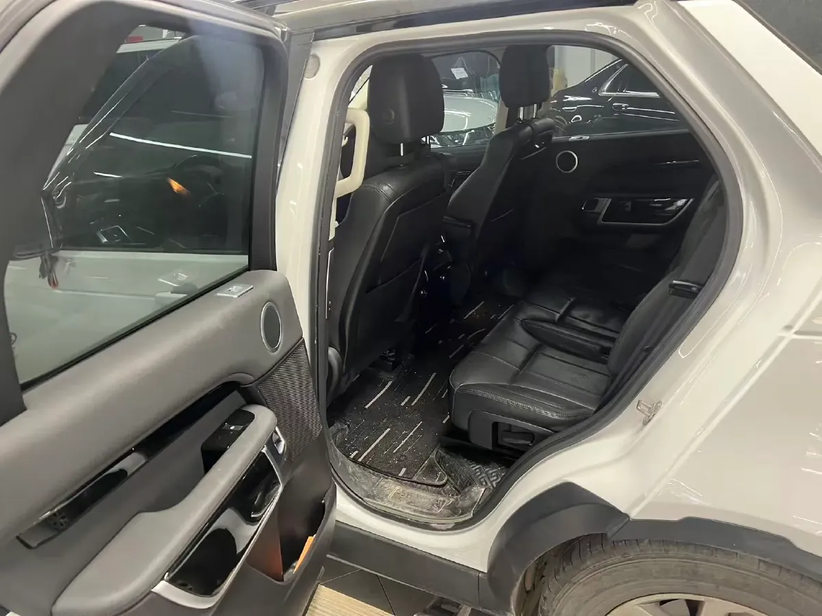 2017 Land Rover Discovery 3.0T 340HP V6 8AT,autocango,china used car exporter,china ev exporter,chinese used car exporter,chinese used ev exporter