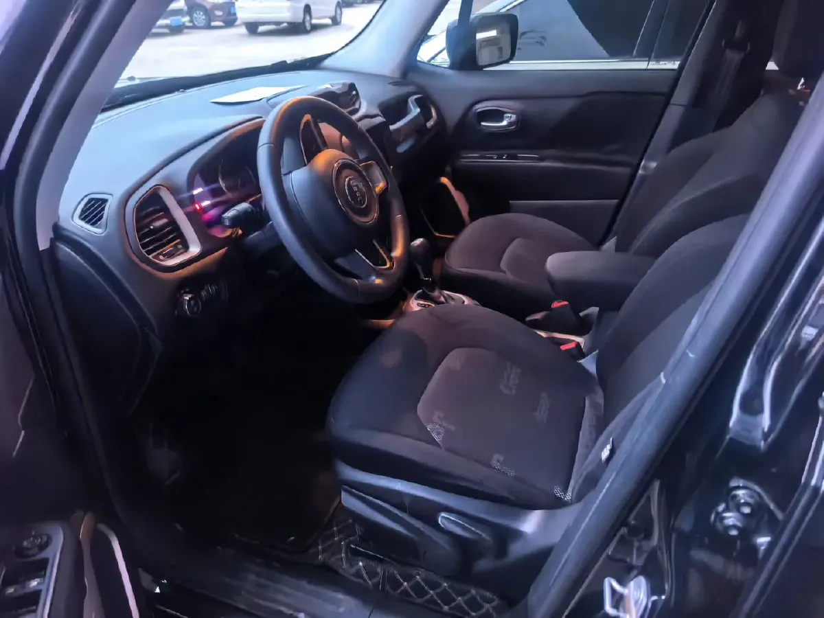 2018 Jeep Renegade 1.4T 150HP L4 7DCT,autocango,china used car exporter,china ev exporter,chinese used car exporter,chinese used ev exporter