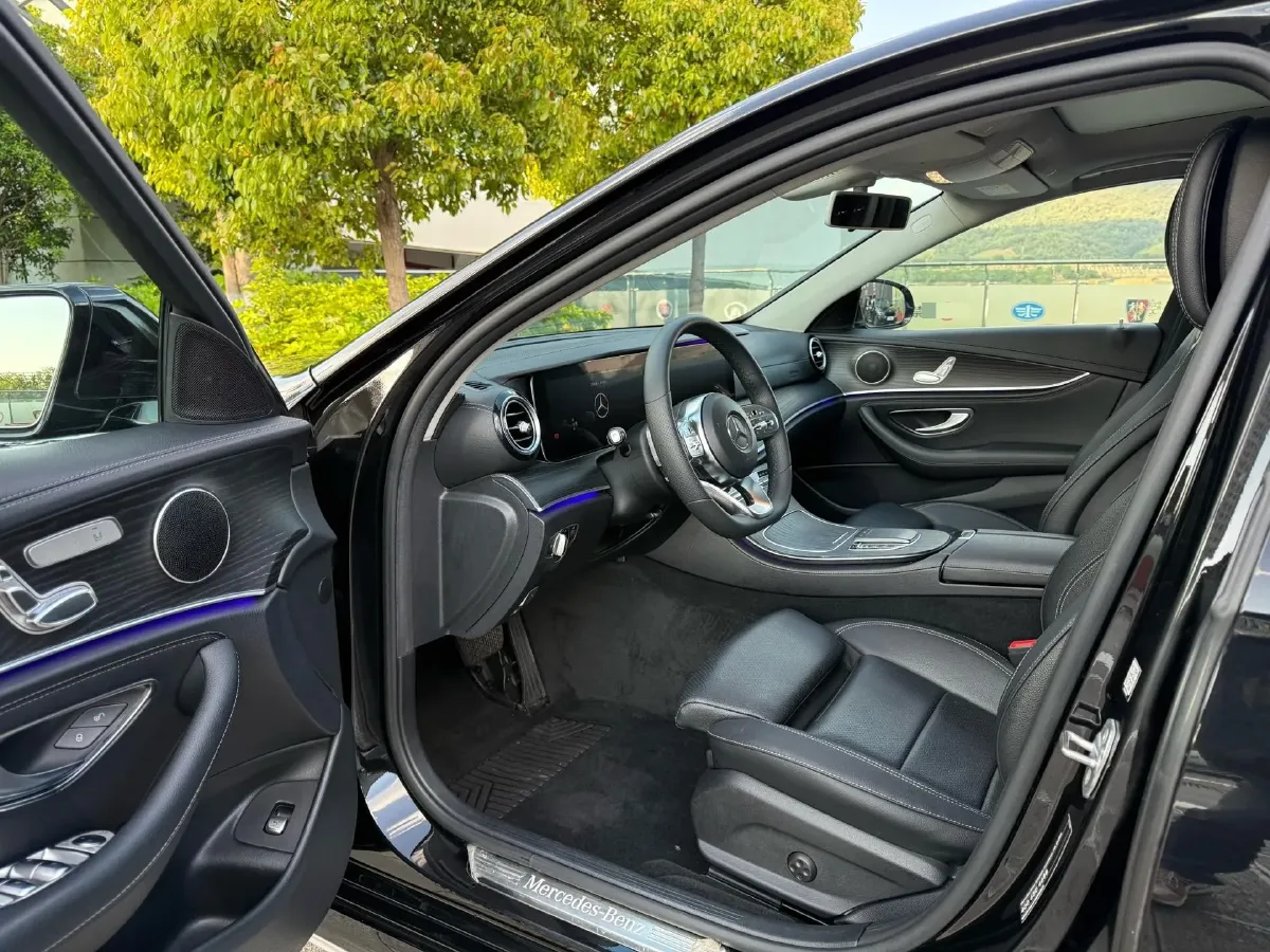 2020 Mercedes-Benz E Class 1.5T 184HP L4 9AT,autocango,china used car exporter,china ev exporter,chinese used car exporter,chinese used ev exporter