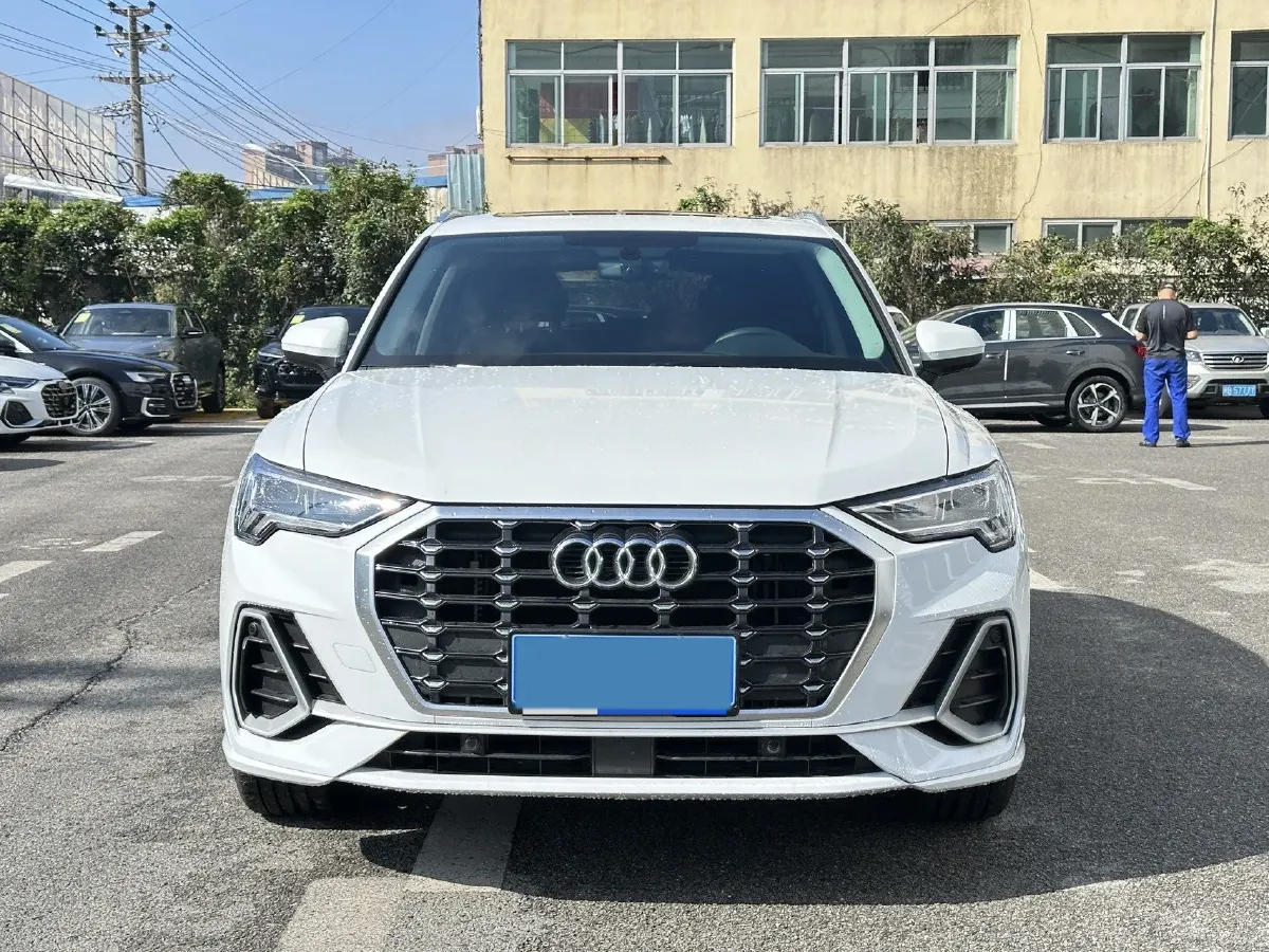 2022 Audi Q3 2.0T 186HP L4 7DCT,autocango,china used car exporter,china ev exporter,chinese used car exporter,chinese used ev exporter