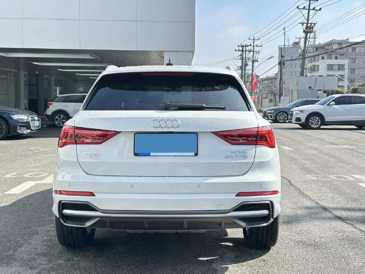 2022 Audi Q3 2.0T 186HP L4 7DCT,autocango,china used car exporter,china ev exporter,chinese used car exporter,chinese used ev exporter