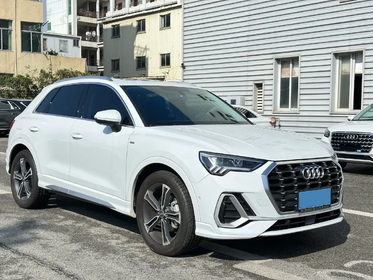 2022 Audi Q3 2.0T 186HP L4 7DCT,autocango,china used car exporter,china ev exporter,chinese used car exporter,chinese used ev exporter