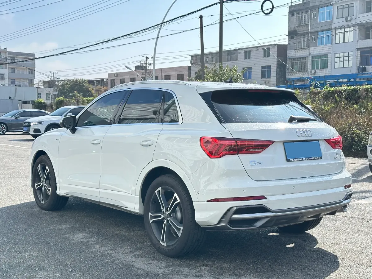 2022 Audi Q3 2.0T 186HP L4 7DCT,autocango,china used car exporter,china ev exporter,chinese used car exporter,chinese used ev exporter