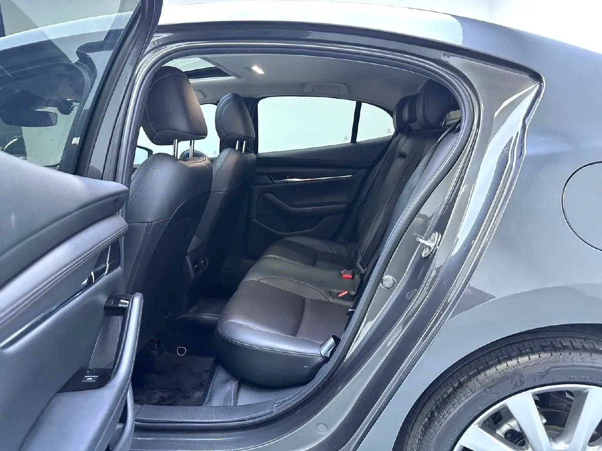 2021 Mazda 3 Axela 2.0L 158HP L4 6AT,autocango,china used car exporter,china ev exporter,chinese used car exporter,chinese used ev exporter