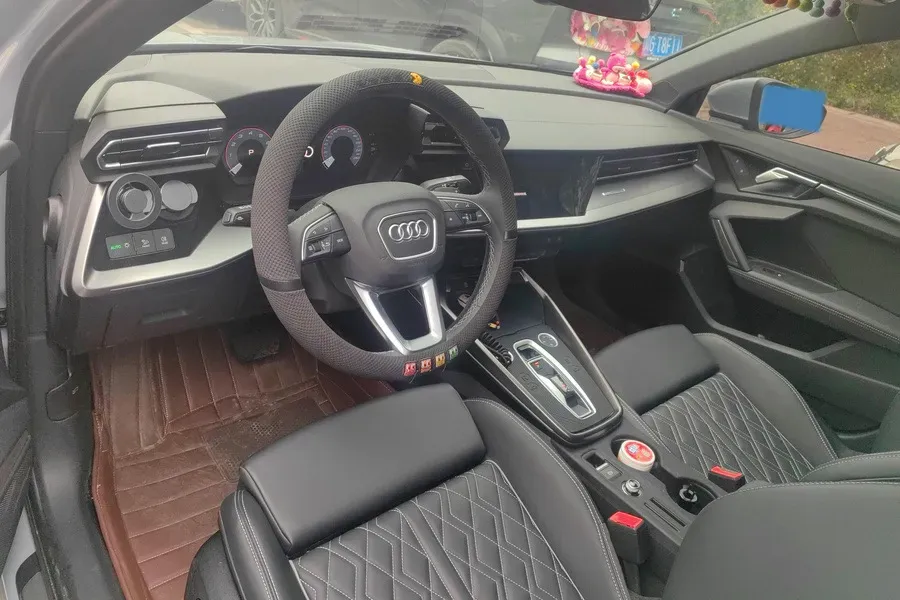 2025 Audi A3 1.5T 160HP L4 7DCT,autocango,china used car exporter,china ev exporter,chinese used car exporter,chinese used ev exporter