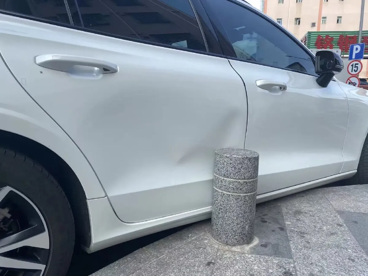 2020 Volvo V60 2.0T 254HP L4 8AT,autocango,china used car exporter,china ev exporter,chinese used car exporter,chinese used ev exporter