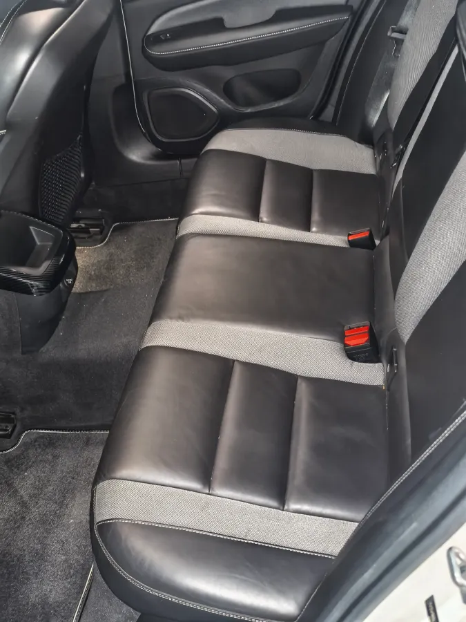 2020 Volvo V60 2.0T 254HP L4 8AT,autocango,china used car exporter,china ev exporter,chinese used car exporter,chinese used ev exporter