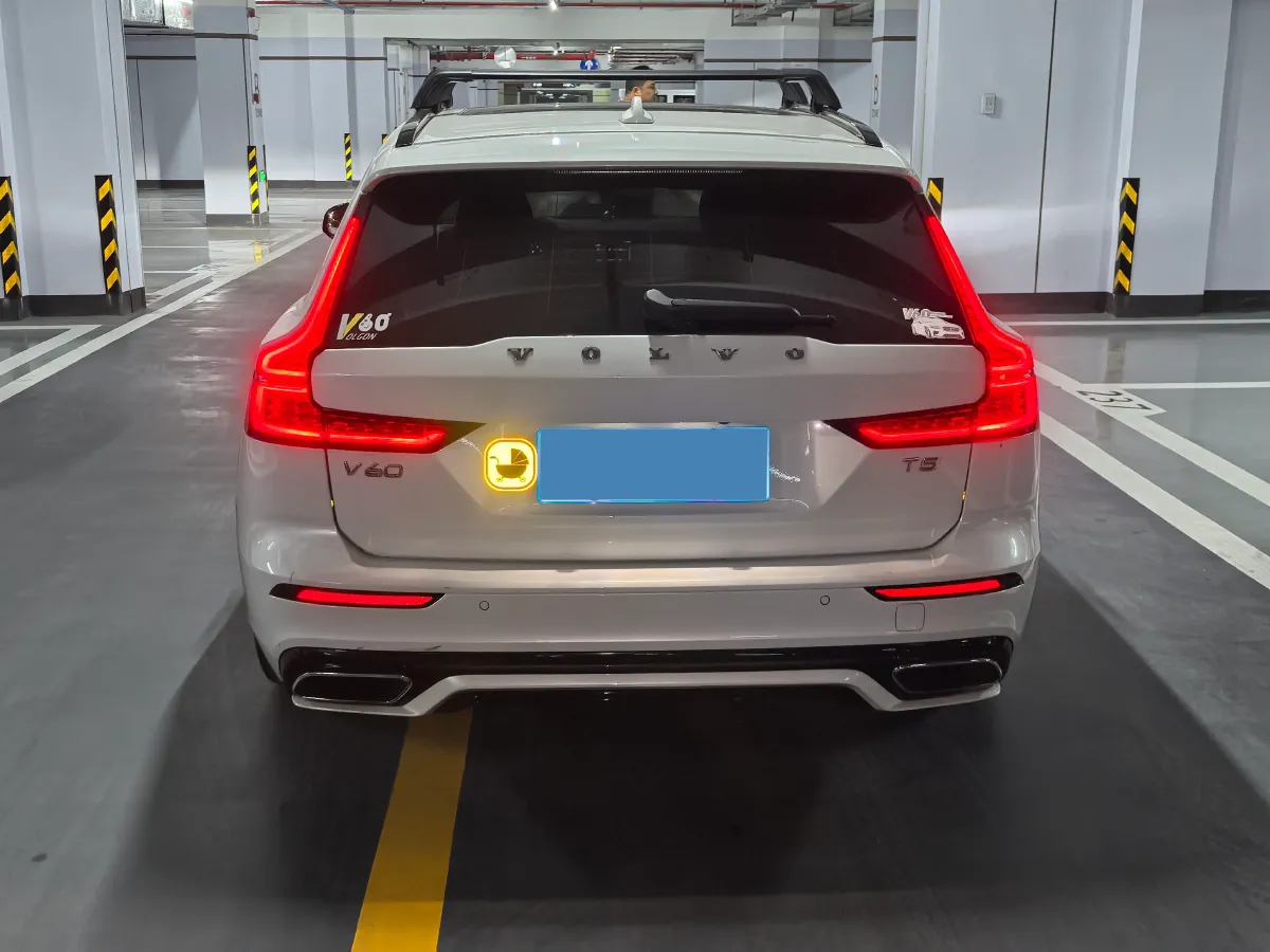 2020 Volvo V60 2.0T 254HP L4 8AT,autocango,china used car exporter,china ev exporter,chinese used car exporter,chinese used ev exporter