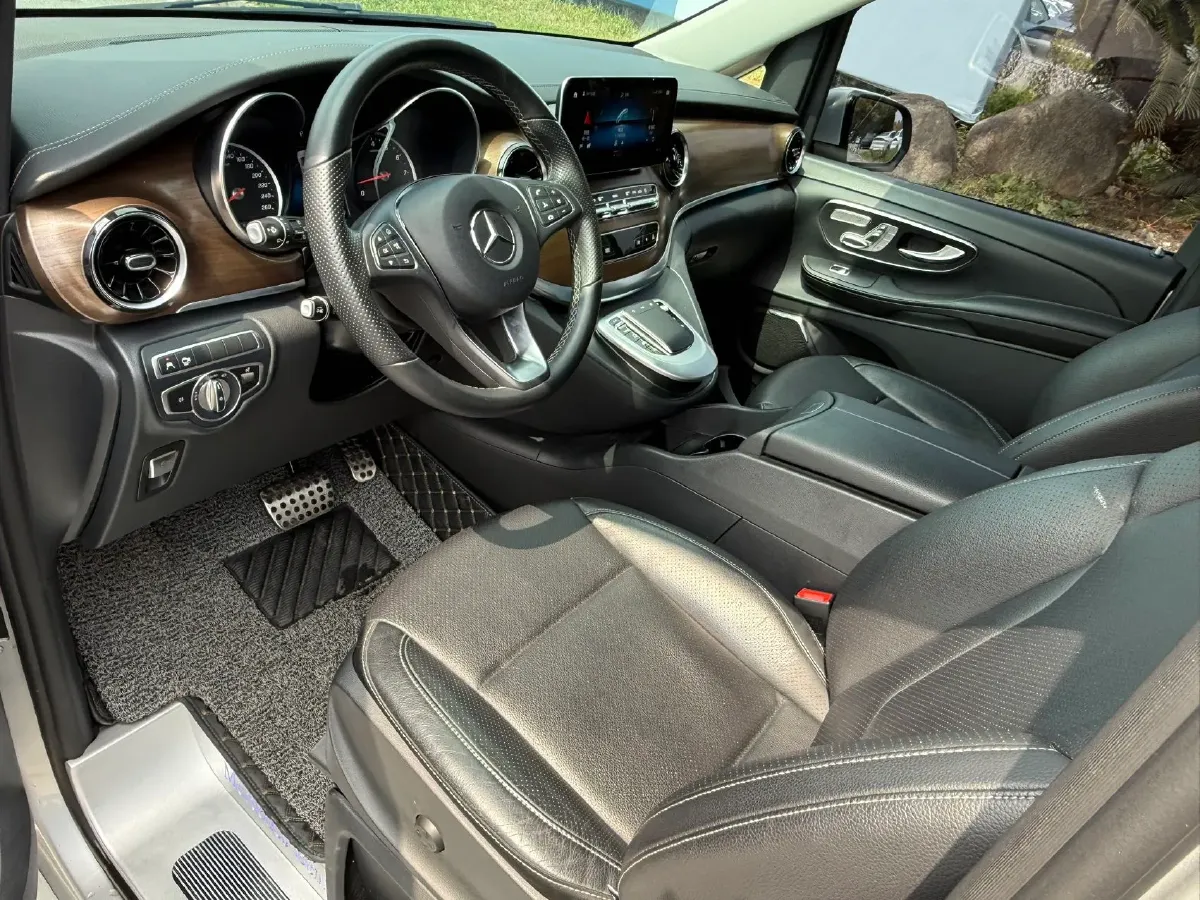 2021 Mercedes-Benz V Class 2.0T 211HP L4 9AT,autocango,china used car exporter,china ev exporter,chinese used car exporter,chinese used ev exporter