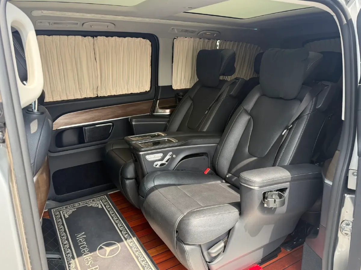 2021 Mercedes-Benz V Class 2.0T 211HP L4 9AT,autocango,china used car exporter,china ev exporter,chinese used car exporter,chinese used ev exporter