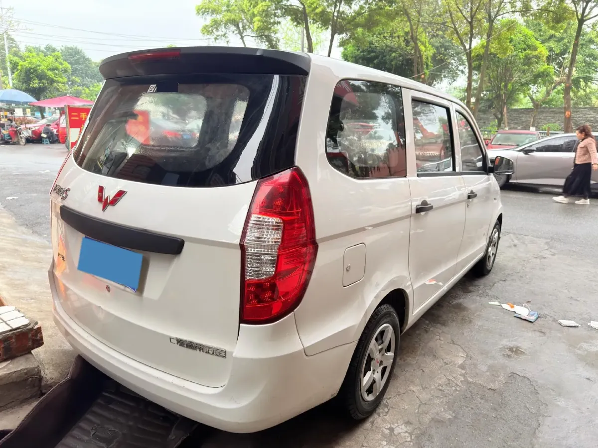 2015 WuLing HongGuang 1.5L 112HP L4 5MT,autocango,china used car exporter,china ev exporter,chinese used car exporter,chinese used ev exporter
