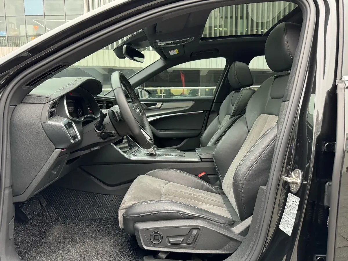 2021 Audi A6L 2.0T 190HP L4 7DCT,autocango,china used car exporter,china ev exporter,chinese used car exporter,chinese used ev exporter