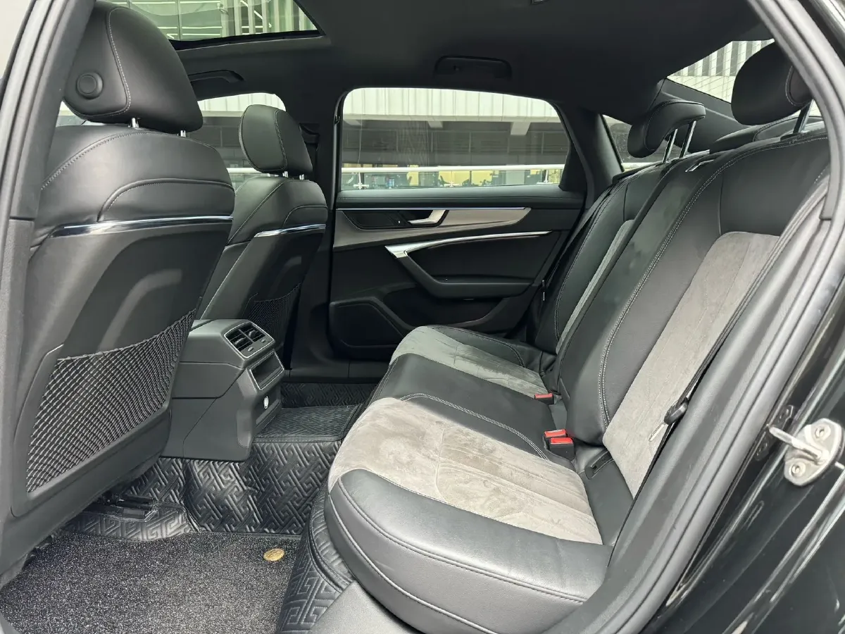 2021 Audi A6L 2.0T 190HP L4 7DCT,autocango,china used car exporter,china ev exporter,chinese used car exporter,chinese used ev exporter