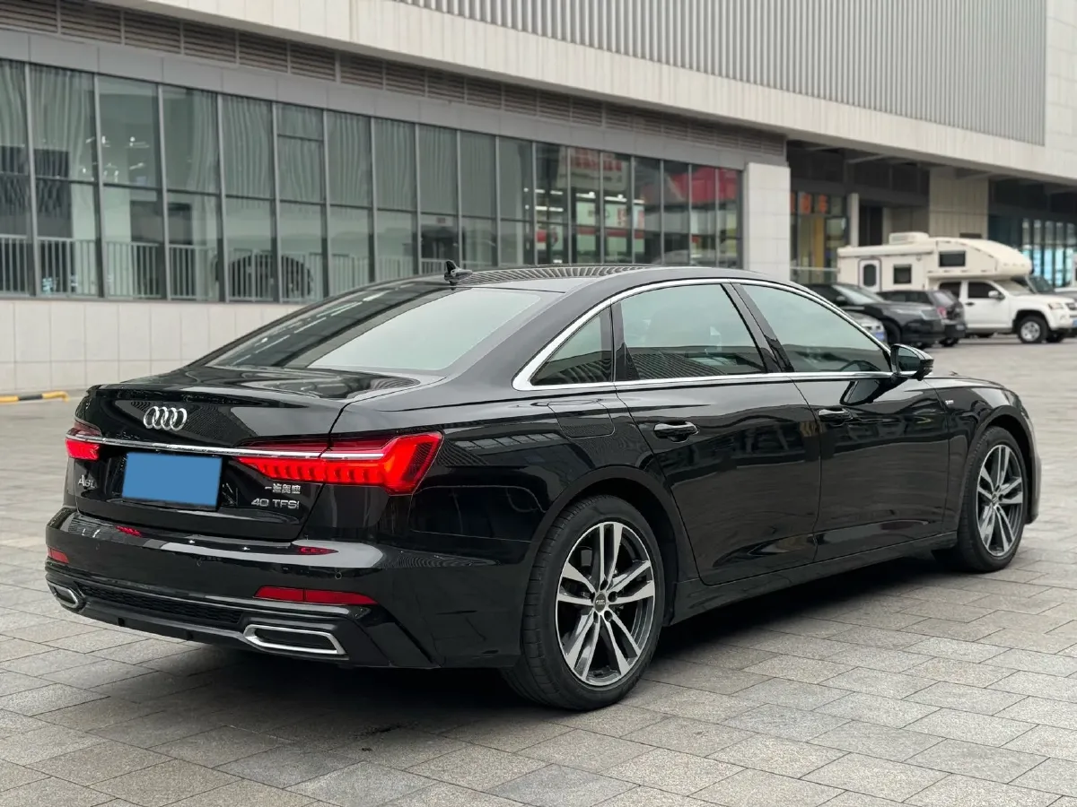 2021 Audi A6L 2.0T 190HP L4 7DCT,autocango,china used car exporter,china ev exporter,chinese used car exporter,chinese used ev exporter