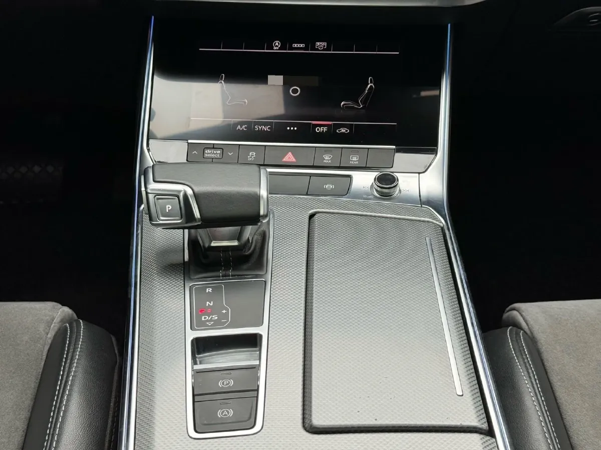 2021 Audi A6L 2.0T 190HP L4 7DCT,autocango,china used car exporter,china ev exporter,chinese used car exporter,chinese used ev exporter