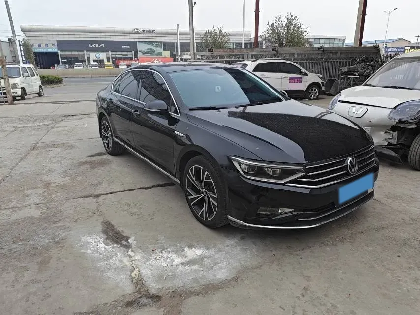 2020 Volkswagen Magotan 2.0T 186HP L4 7DCT,autocango,china used car exporter,china ev exporter,chinese used car exporter,chinese used ev exporter