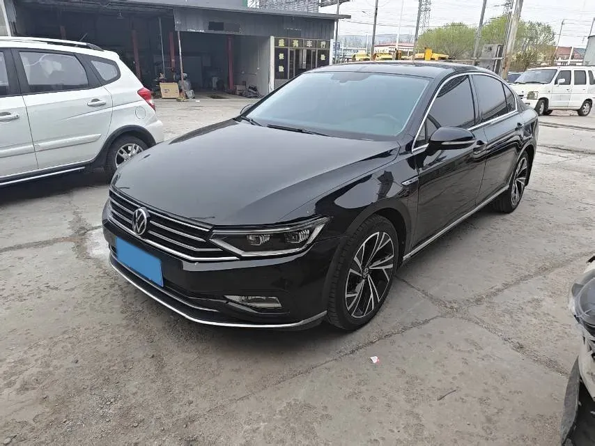 2020 Volkswagen Magotan 2.0T 186HP L4 7DCT,autocango,china used car exporter,china ev exporter,chinese used car exporter,chinese used ev exporter