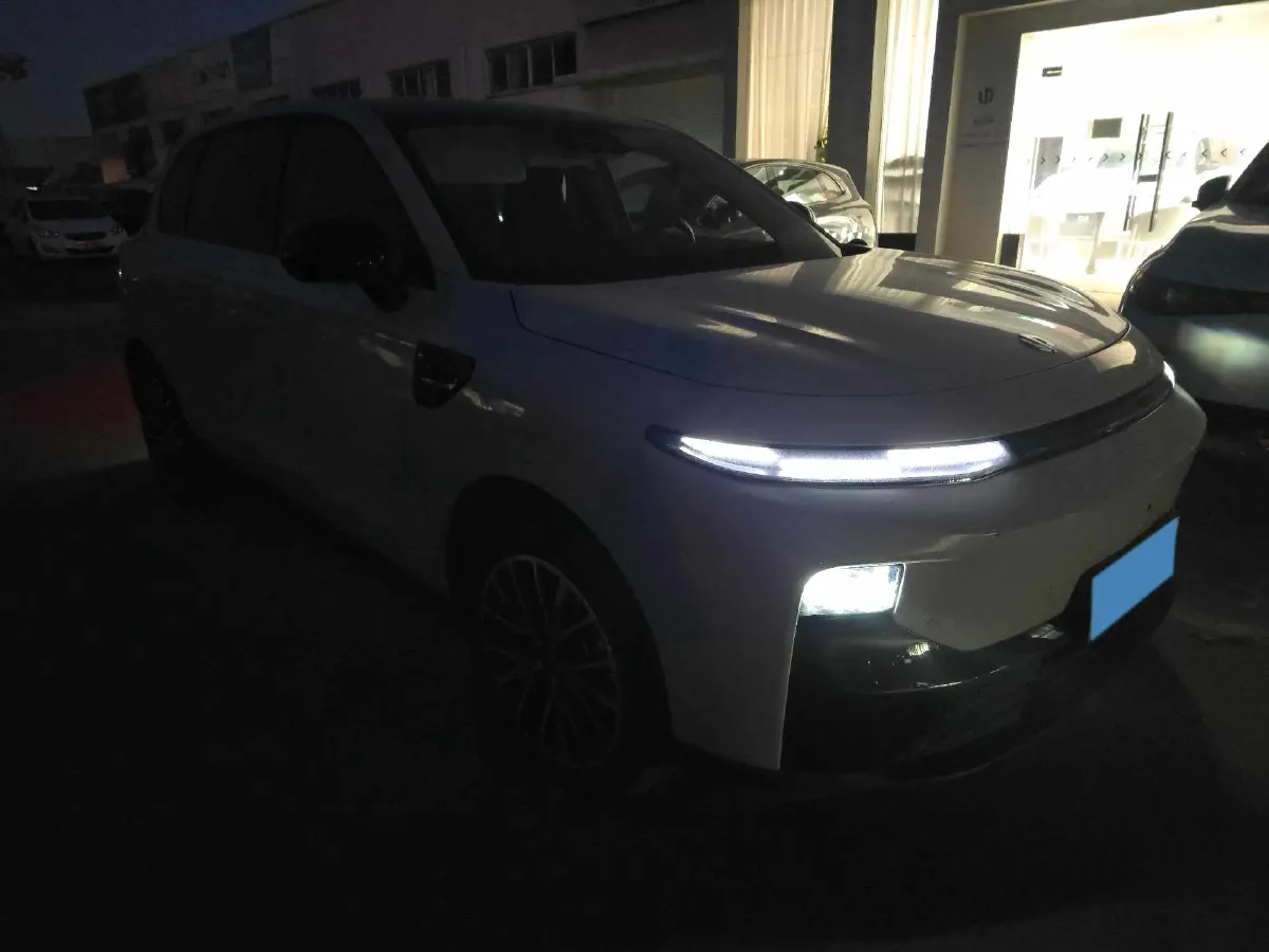 2025 Leapmotor B10 BEV 56.2KWH,autocango,china used car exporter,china ev exporter,chinese used car exporter,chinese used ev exporter