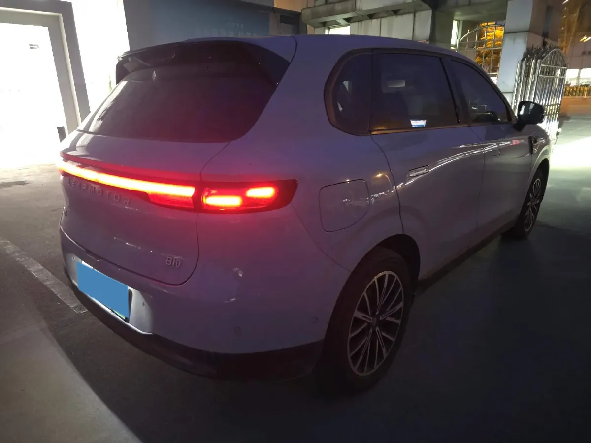 2025 Leapmotor B10 BEV 56.2KWH,autocango,china used car exporter,china ev exporter,chinese used car exporter,chinese used ev exporter