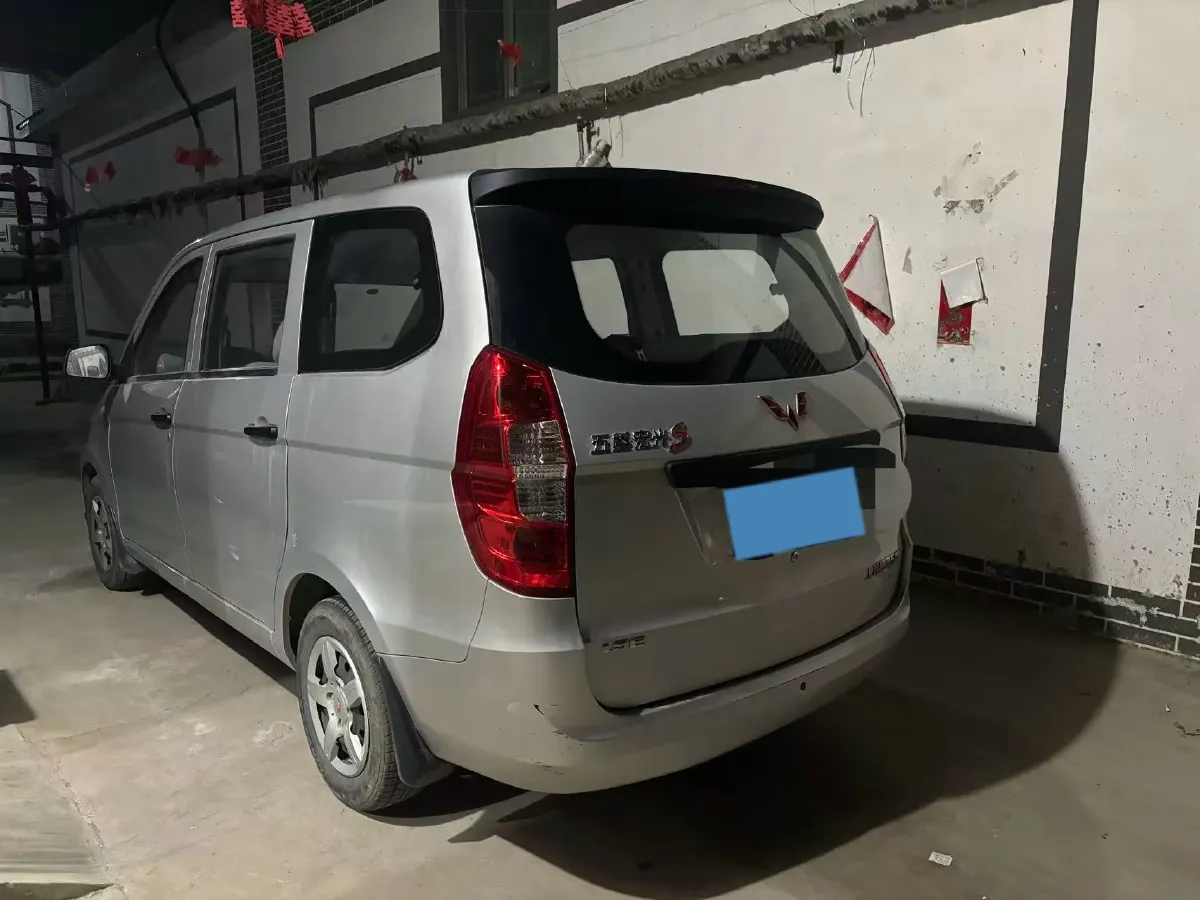 2021 WuLing HongGuang 1.5L 99HP L4 6MT,autocango,china used car exporter,china ev exporter,chinese used car exporter,chinese used ev exporter