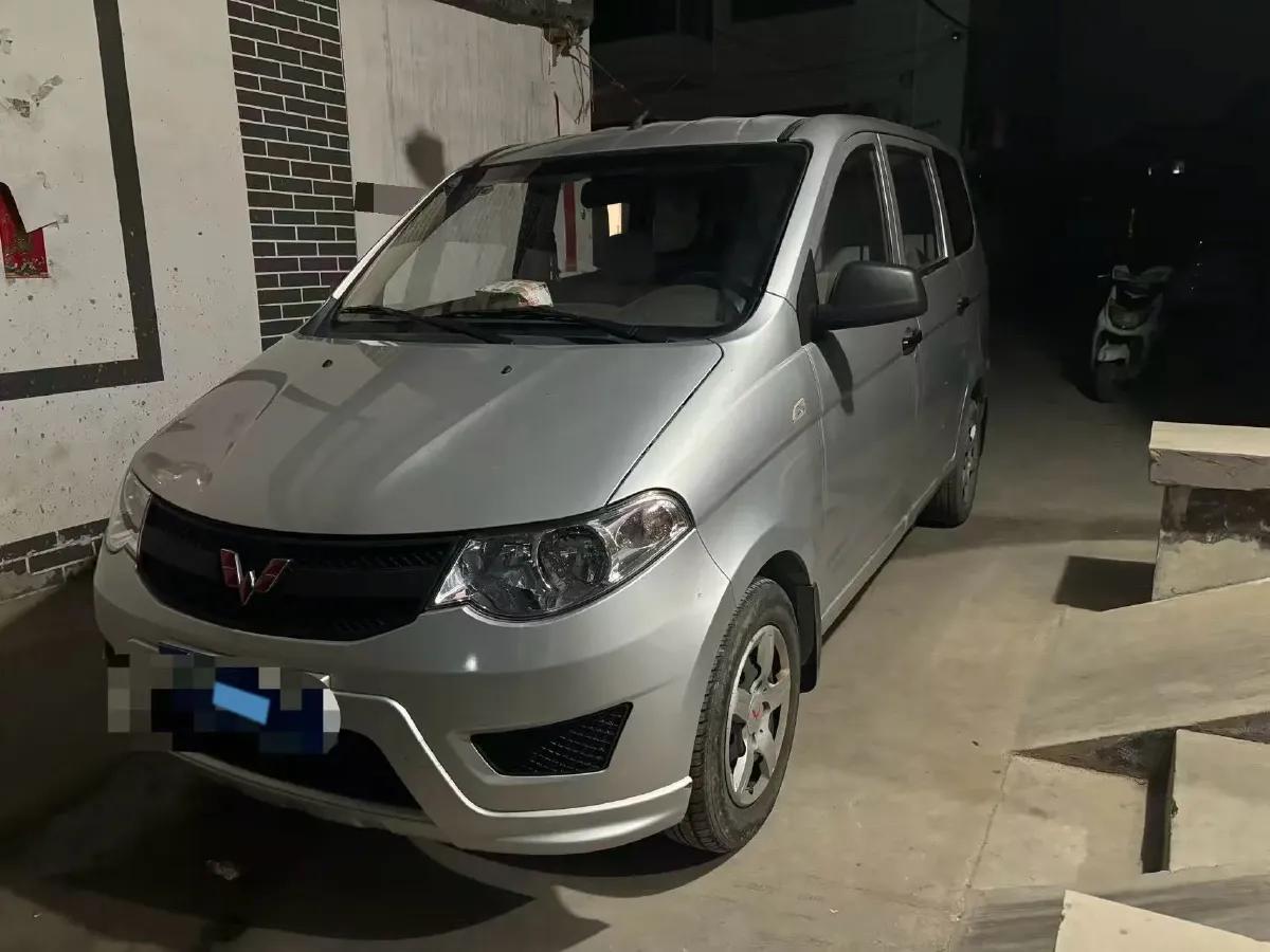 2021 WuLing HongGuang 1.5L 99HP L4 6MT,autocango,china used car exporter,china ev exporter,chinese used car exporter,chinese used ev exporter