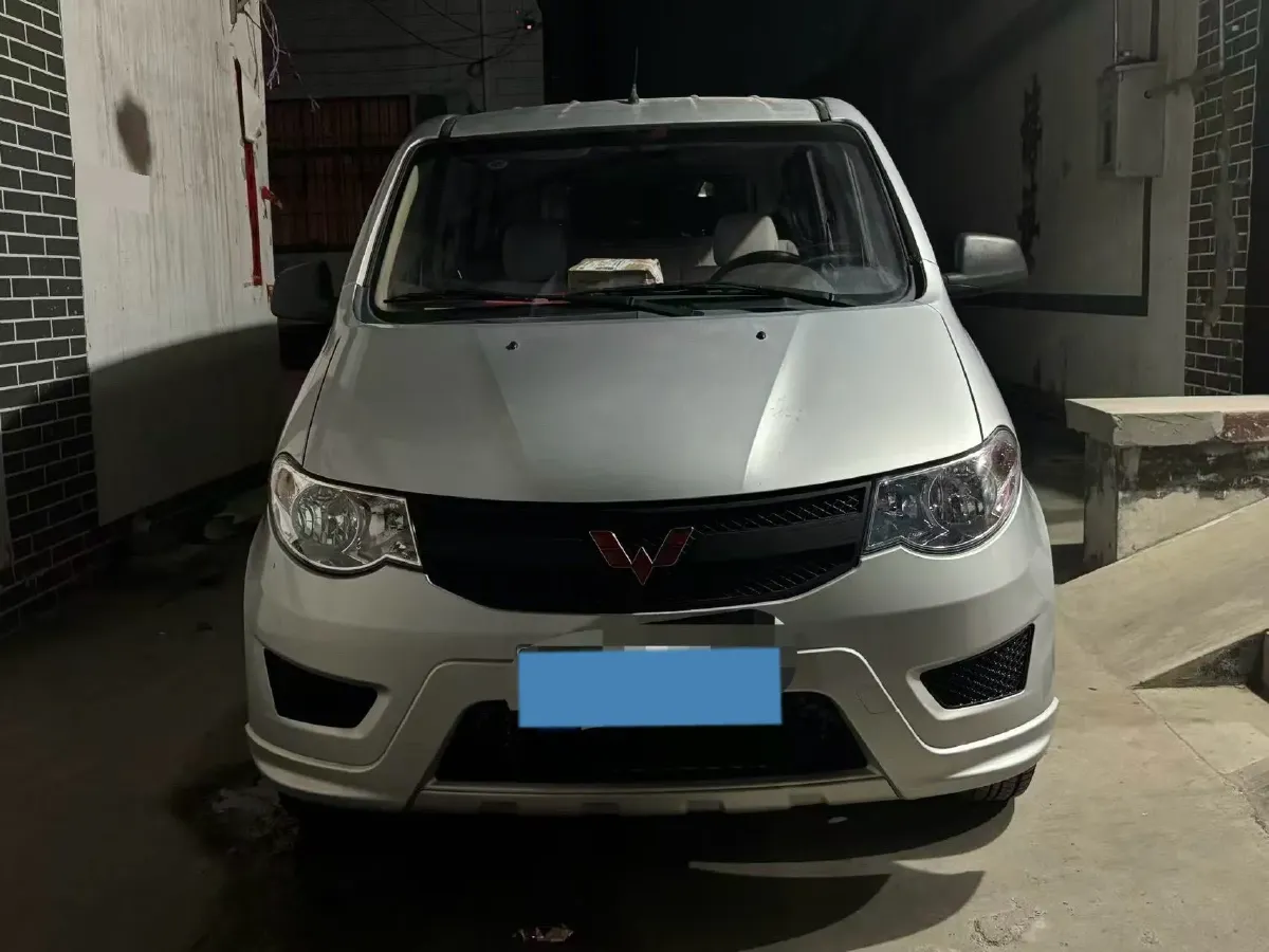 2021 WuLing HongGuang 1.5L 99HP L4 6MT,autocango,china used car exporter,china ev exporter,chinese used car exporter,chinese used ev exporter