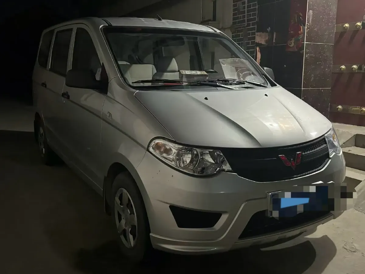 2021 WuLing HongGuang 1.5L 99HP L4 6MT,autocango,china used car exporter,china ev exporter,chinese used car exporter,chinese used ev exporter