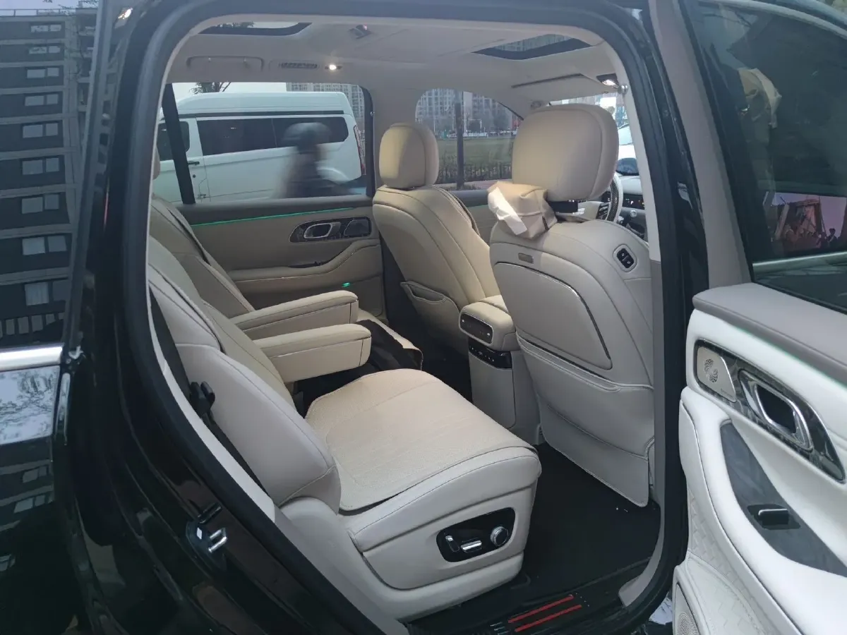 2025 Volkswagen Tiguan L 2.0T 220HP L4 7DCT,autocango,china used car exporter,china ev exporter,chinese used car exporter,chinese used ev exporter