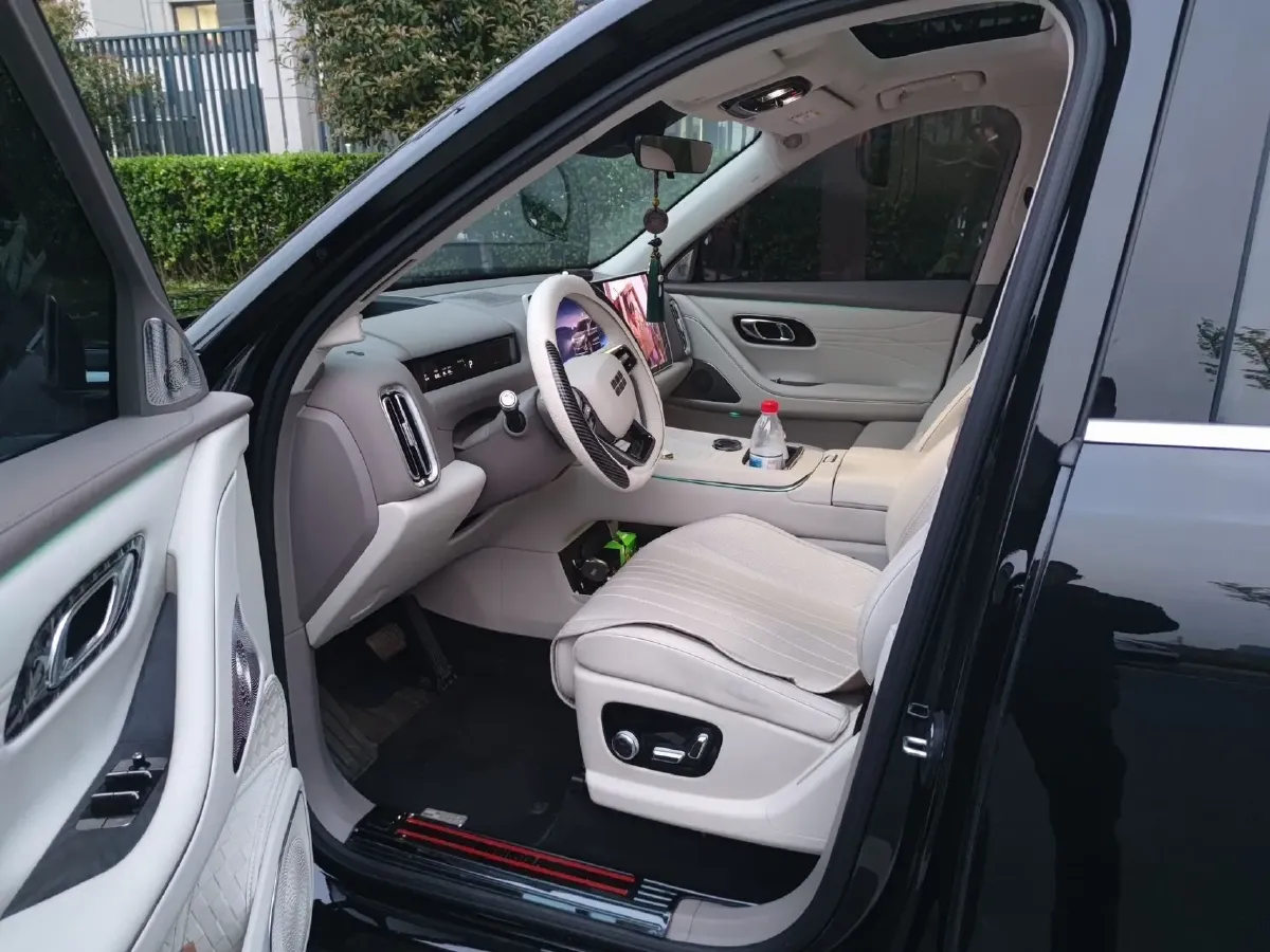 2025 Volkswagen Tiguan L 2.0T 220HP L4 7DCT,autocango,china used car exporter,china ev exporter,chinese used car exporter,chinese used ev exporter