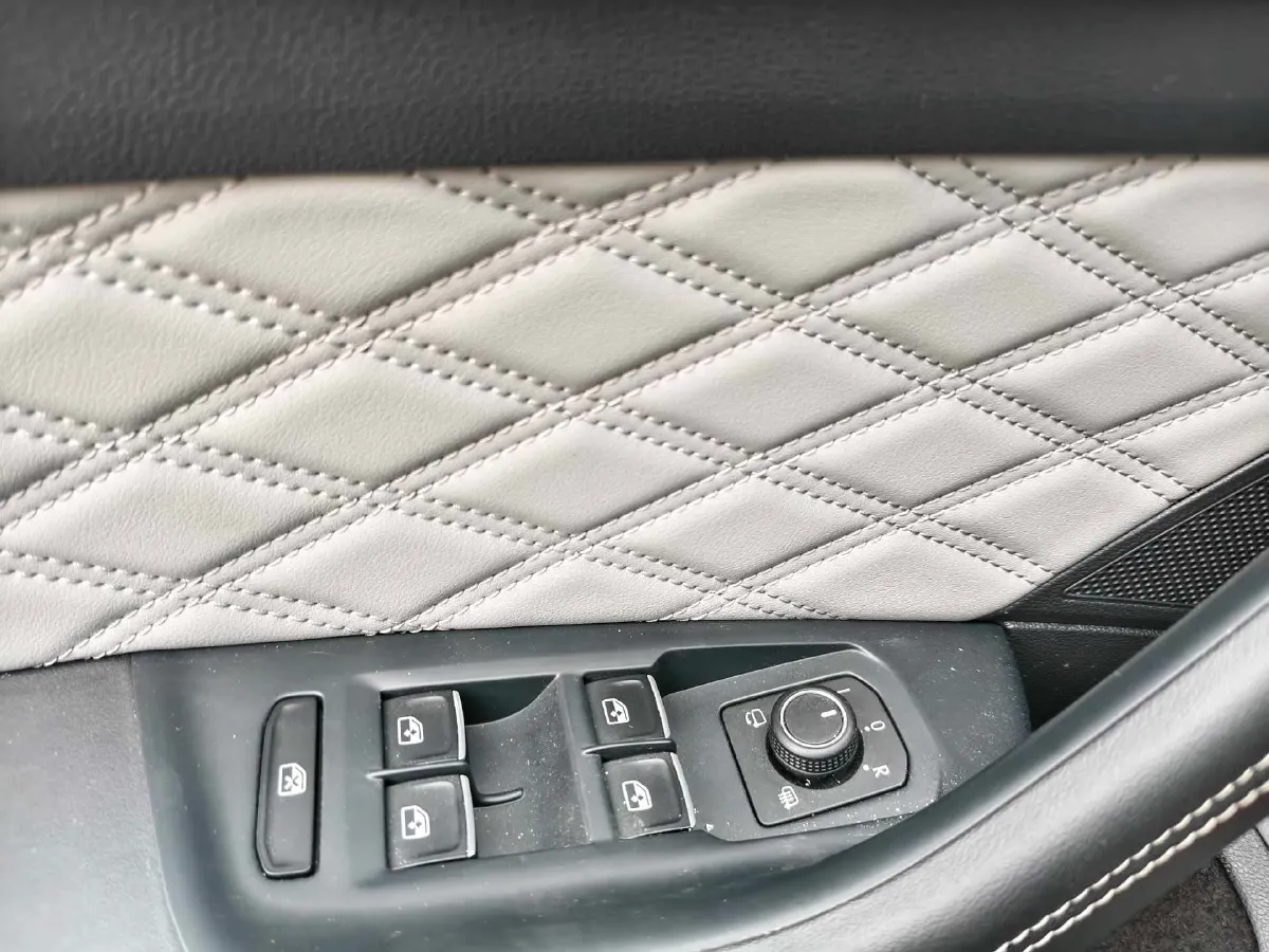 2023 Volkswagen Magotan 2.0T 186HP L4 7DCT,autocango,china used car exporter,china ev exporter,chinese used car exporter,chinese used ev exporter