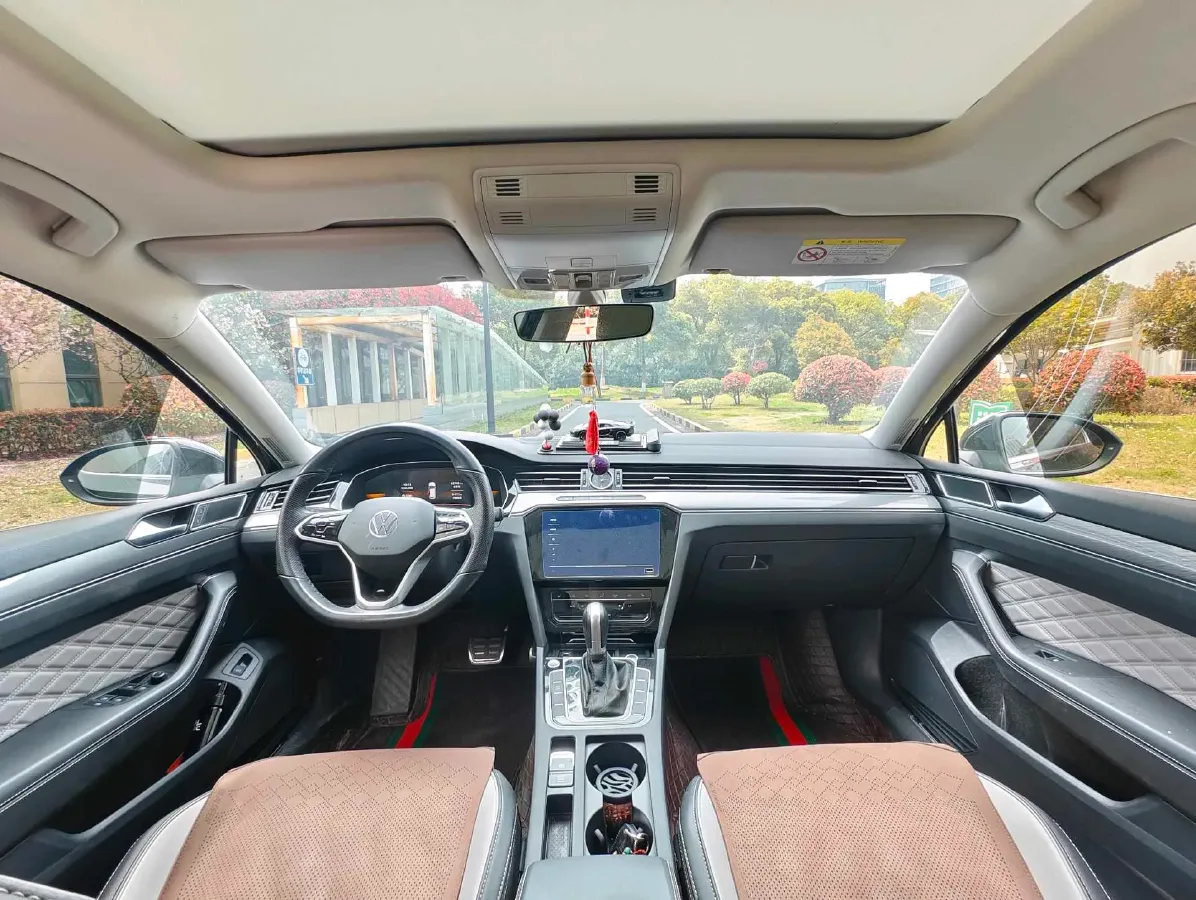 2023 Volkswagen Magotan 2.0T 186HP L4 7DCT,autocango,china used car exporter,china ev exporter,chinese used car exporter,chinese used ev exporter