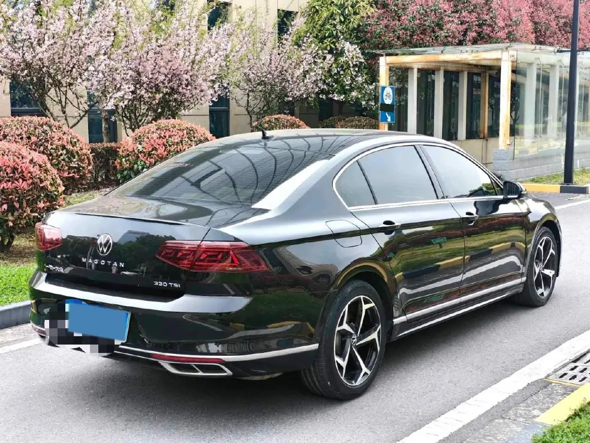 2023 Volkswagen Magotan 2.0T 186HP L4 7DCT,autocango,china used car exporter,china ev exporter,chinese used car exporter,chinese used ev exporter