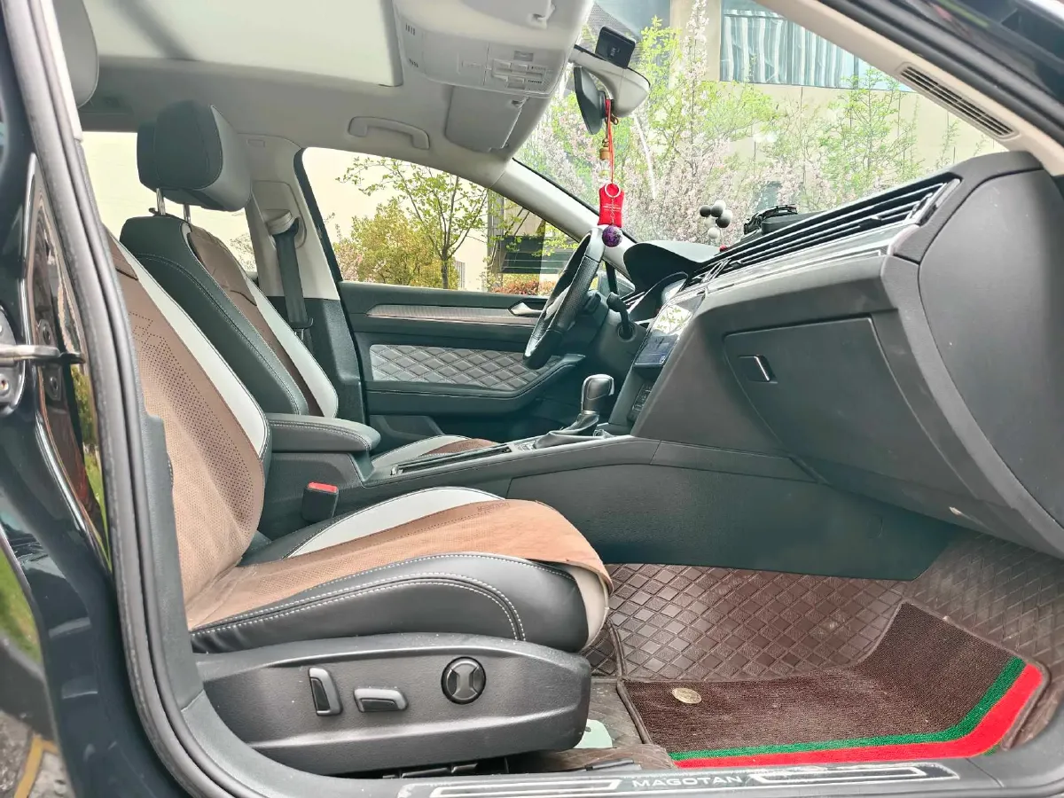 2023 Volkswagen Magotan 2.0T 186HP L4 7DCT,autocango,china used car exporter,china ev exporter,chinese used car exporter,chinese used ev exporter