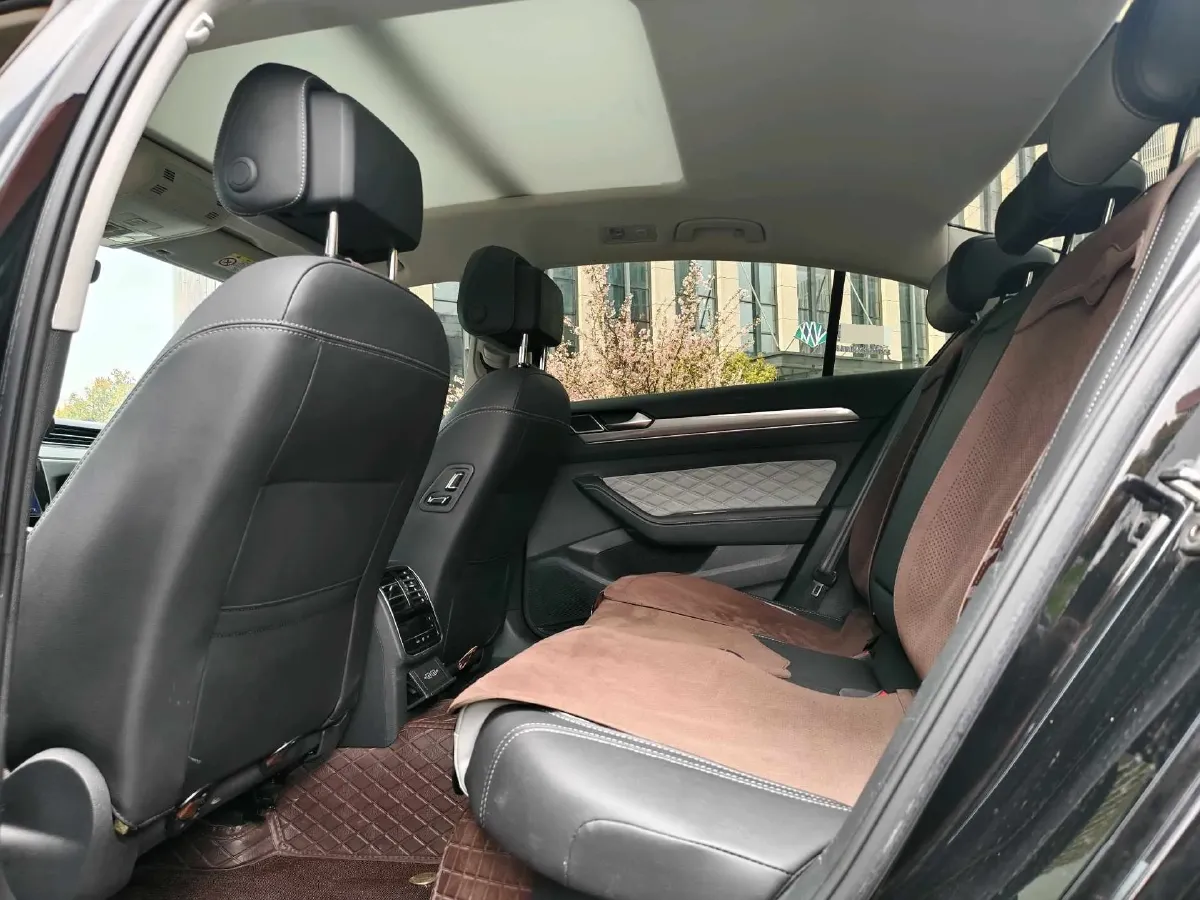 2023 Volkswagen Magotan 2.0T 186HP L4 7DCT,autocango,china used car exporter,china ev exporter,chinese used car exporter,chinese used ev exporter