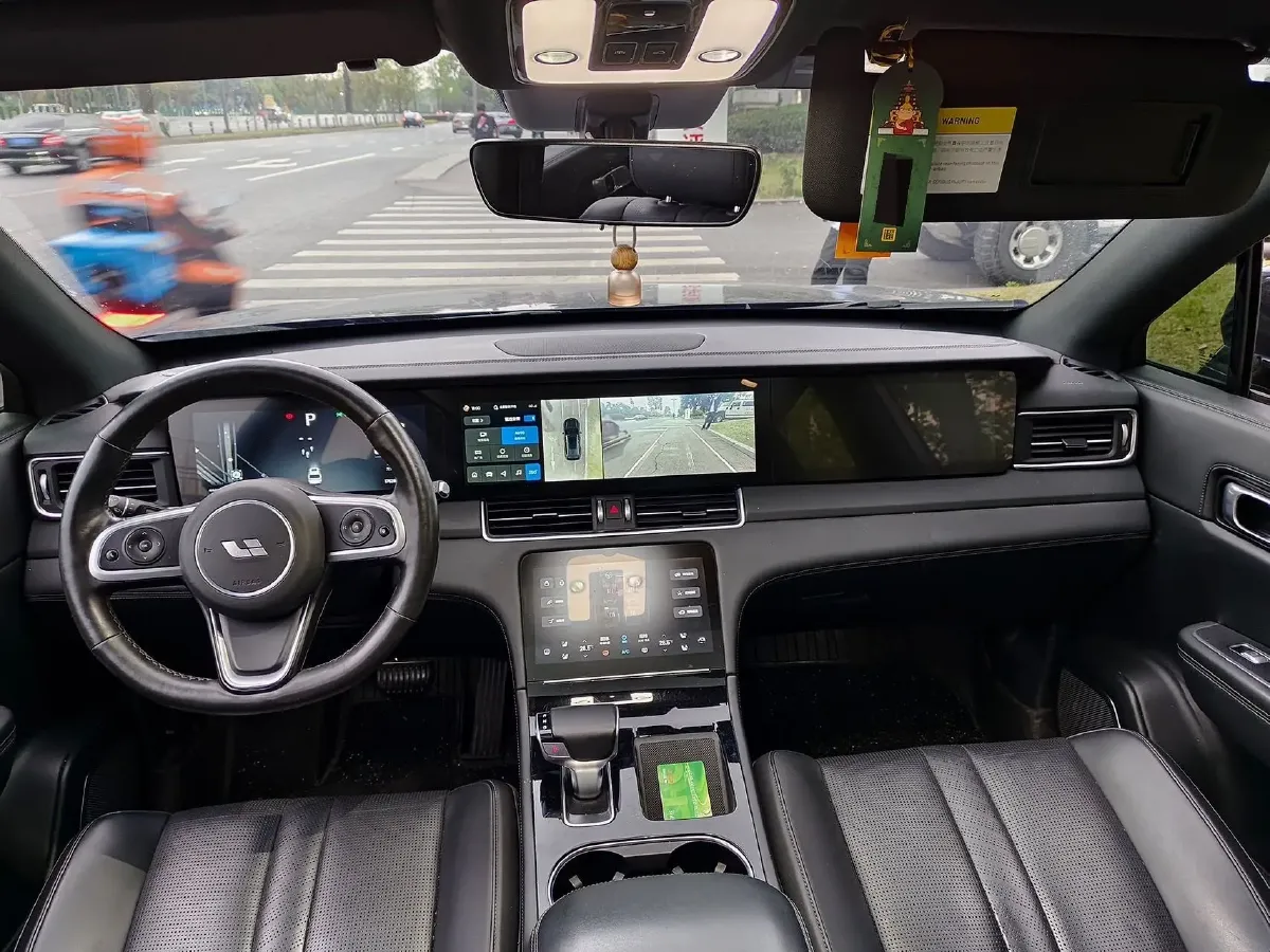 2020 Li ONE Range Extended 131HP REEV 40.5KWH,autocango,china used car exporter,china ev exporter,chinese used car exporter,chinese used ev exporter