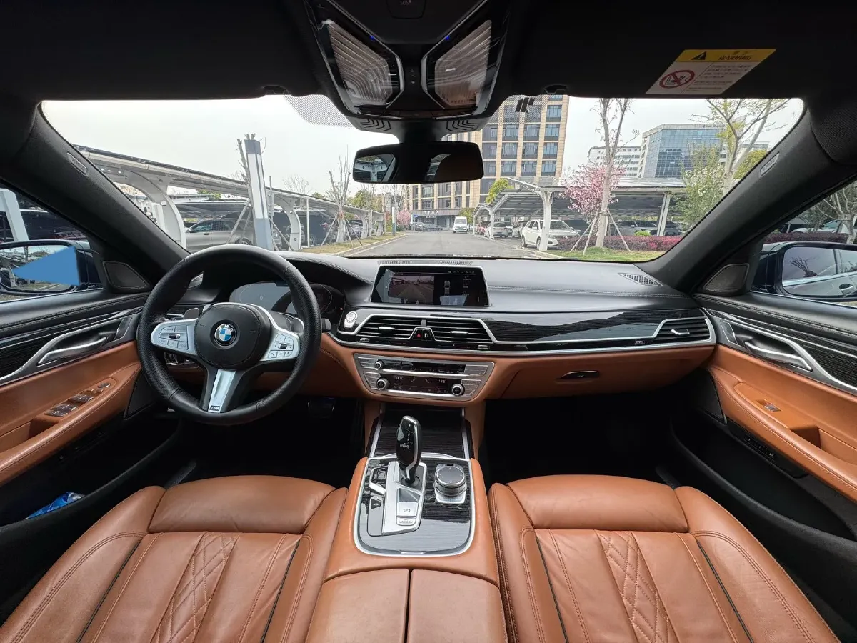 2019 BMW 7 Series 2.0T 265HP L4 8AT,autocango,china used car exporter,china ev exporter,chinese used car exporter,chinese used ev exporter