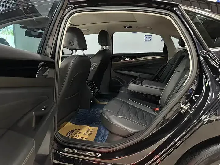 2021 Volkswagen Passat 2.0T 186HP L4 7DCT,autocango,china used car exporter,china ev exporter,chinese used car exporter,chinese used ev exporter