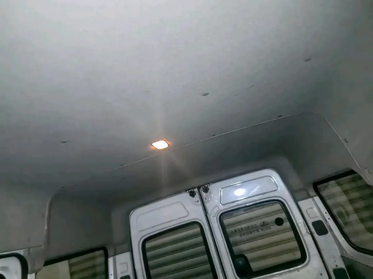 2018 MAXUS XinTu V80 2.5T 136HP L4 6MT,autocango,china used car exporter,china ev exporter,chinese used car exporter,chinese used ev exporter